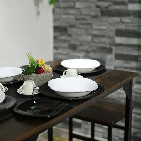 2nd Floor - Holiday House 아파트