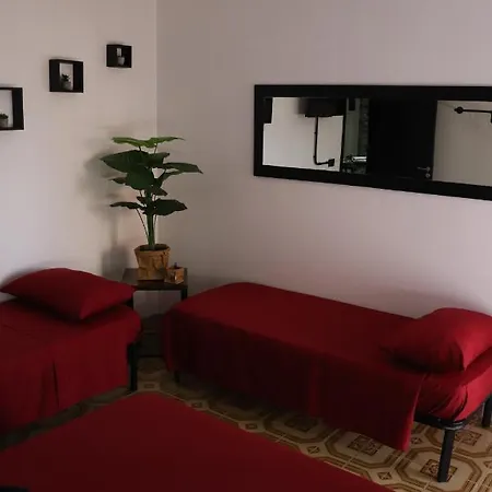 2nd Floor - Holiday House 아파트 *